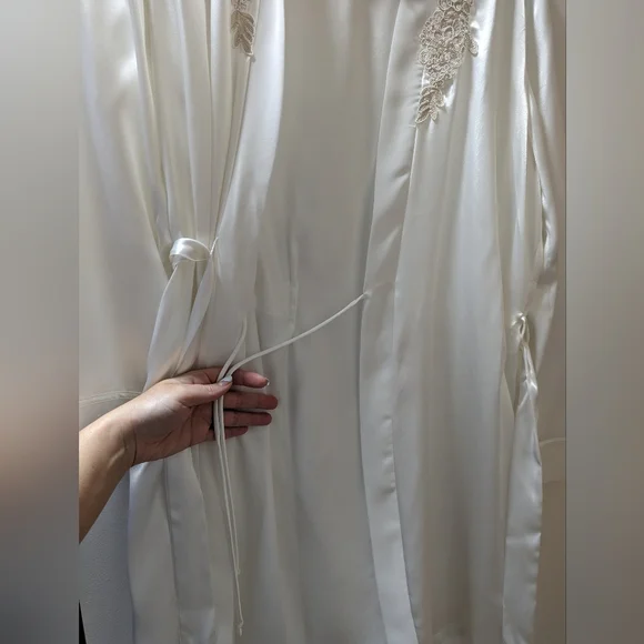 Bridal, Linea Donatella Lingerie 2 piece Set - Picture 10 of 16